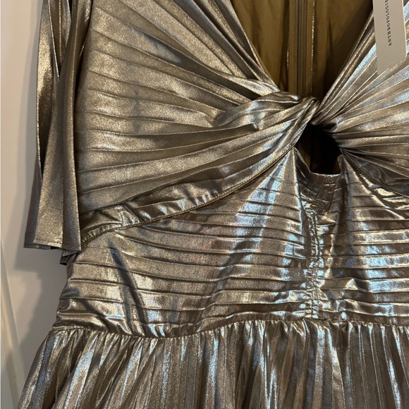 By Anthropologie Short-Sleeve Metallic Cutout Midi Dress - Picture 6 of 12